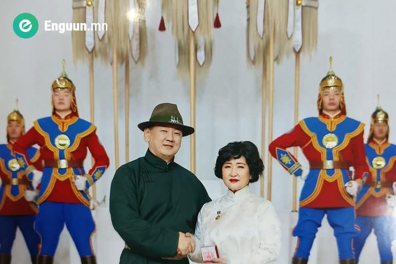 ОРХОН АЙМГИЙН УЛААН ЗАГАЛМАЙН ХОРООНЫ ДАРГА Д.ТУНГАЛАГ “ҮЙЛЧИЛГЭЭНИЙ ГАВЬЯАТ АЖИЛТАН” ЦОЛ ХҮРТЛЭЭ